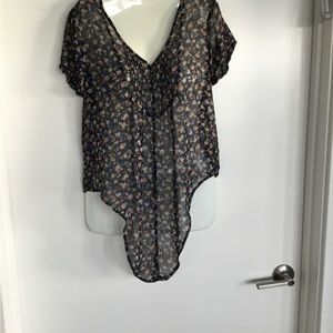 Maine Blue Floral Short Sleeve Blouse Size Small $25